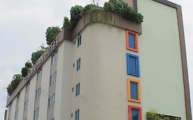 Hotel Urban Falatehan Blok M